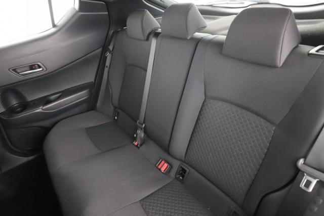 Toyota C-Hr image 7