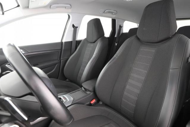 Peugeot 308 image 2