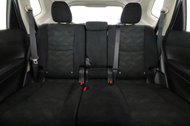 Nissan X-Trail image 2