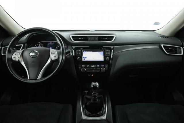 Nissan X-Trail image 1