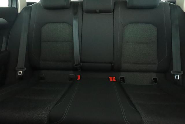 Volkswagen Passat Sw image 2