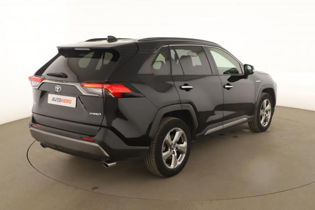 Toyota Rav4 image 2