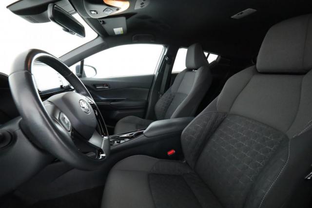Toyota C-Hr image 1