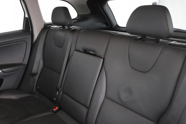 Volvo Xc60 image 2