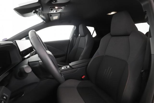 Toyota C-Hr image 8