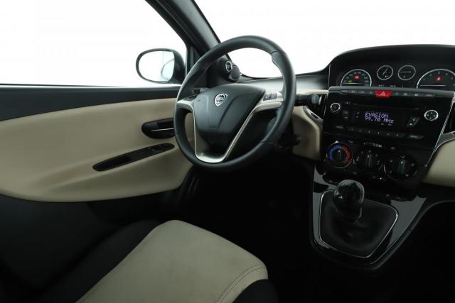 Lancia Ypsilon image 3