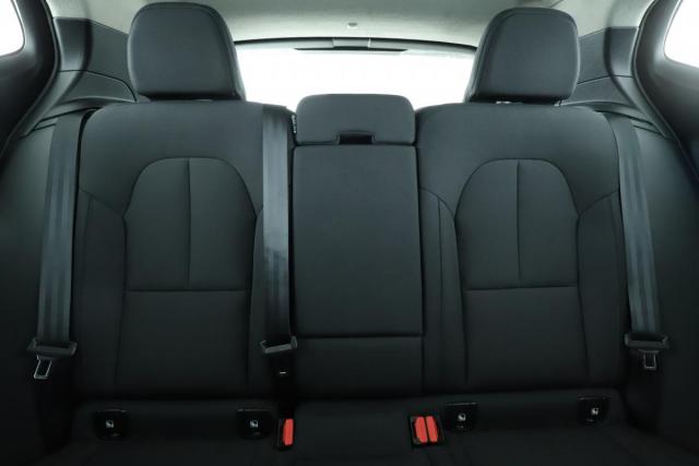 Volvo Xc40 image 2