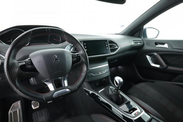 Peugeot 308 image 2