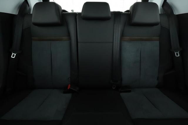 Peugeot 208 image 8