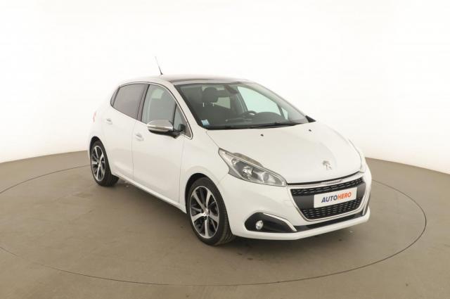 Peugeot 208 image 6