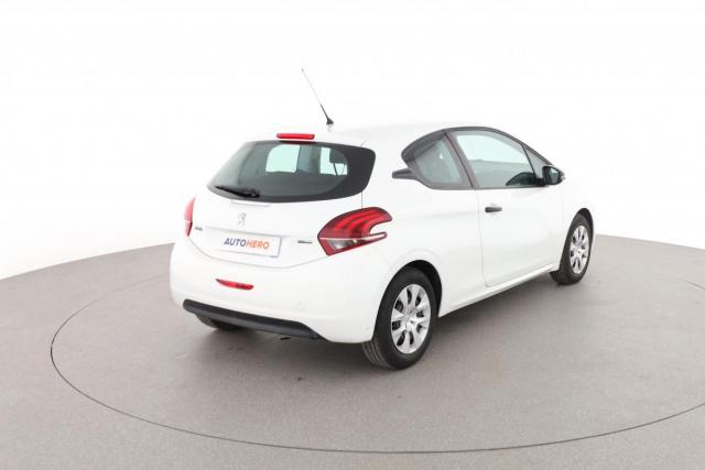 Peugeot 208 image 3