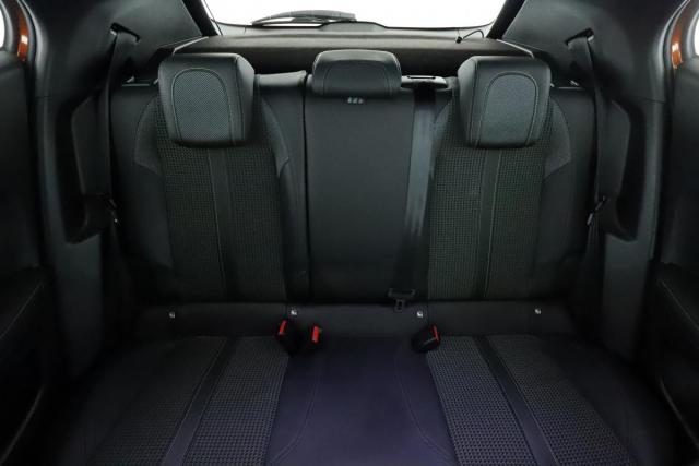 Peugeot 2008 image 2