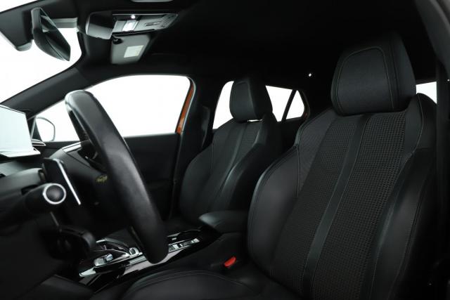 Peugeot 2008 image 3