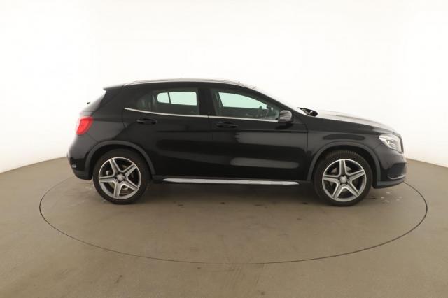 Mercedes Benz Gla image 9