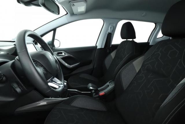 Peugeot 2008 image 3