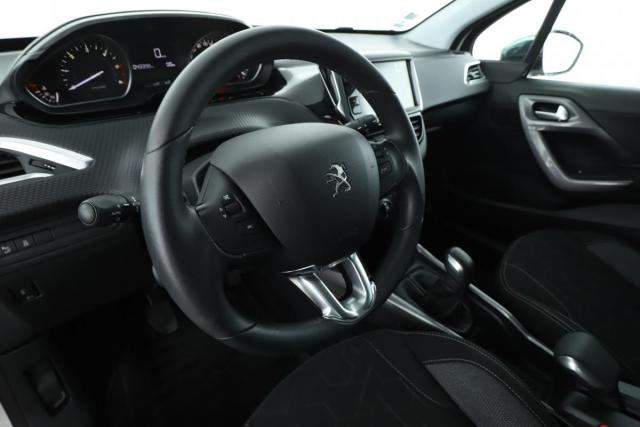 Peugeot 2008 image 6