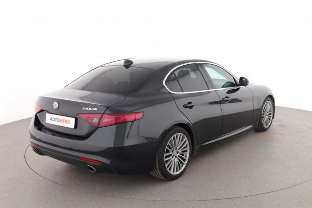 Alfa Romeo Giulia image 6