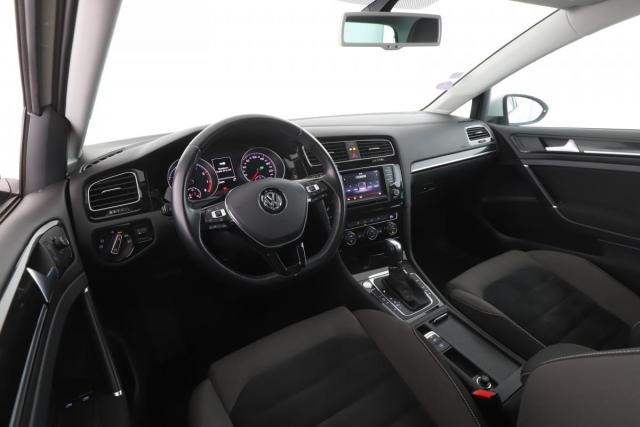 Volkswagen Golf image 8