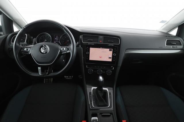 Volkswagen Golf image 8