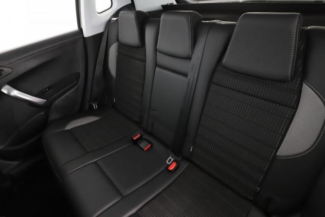 Peugeot 2008 image 2