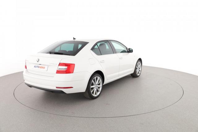 Skoda Octavia image 8