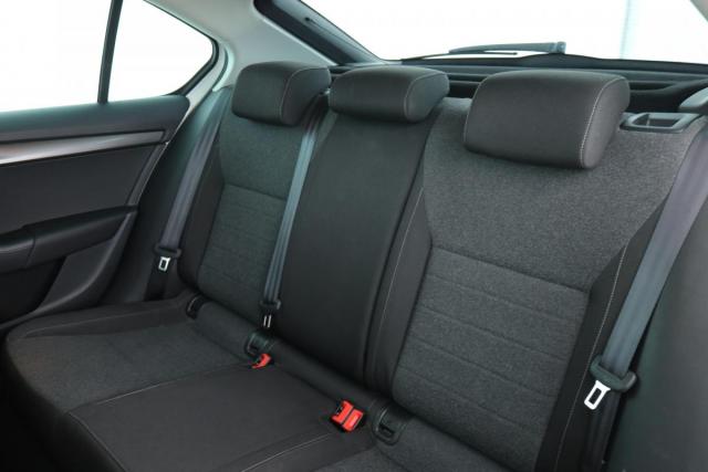 Skoda Octavia image 2