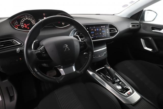Peugeot 308 image 1
