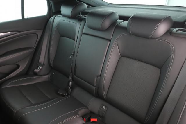 Opel Insignia image 1