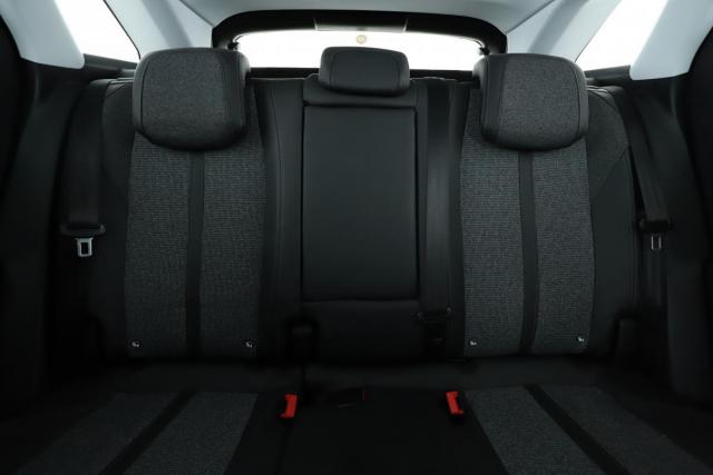 Peugeot 3008 image 2
