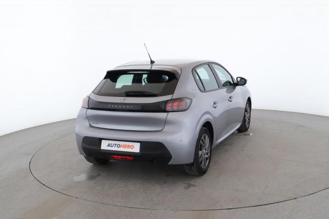Peugeot 208 image 9