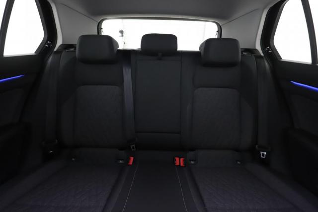 Volkswagen Golf image 6