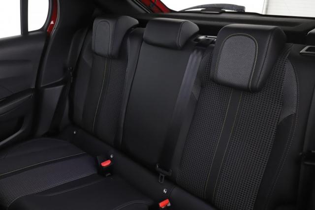 Peugeot 208 image 1