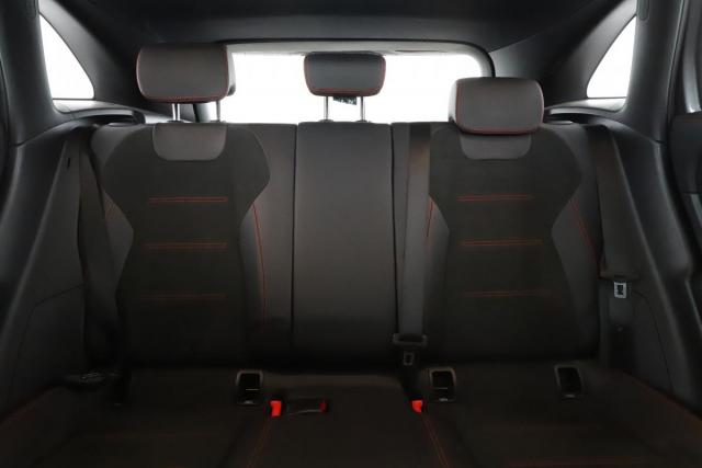 Mercedes Benz Gla image 8