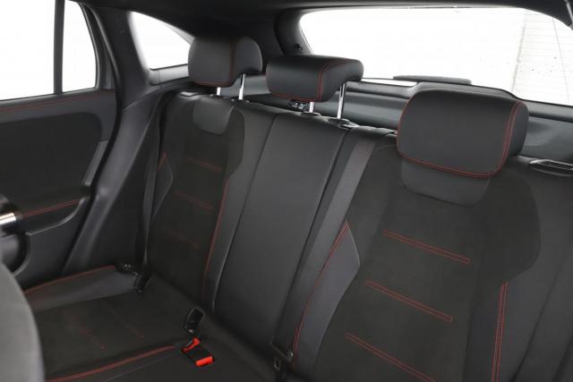 Mercedes Benz Gla image 3
