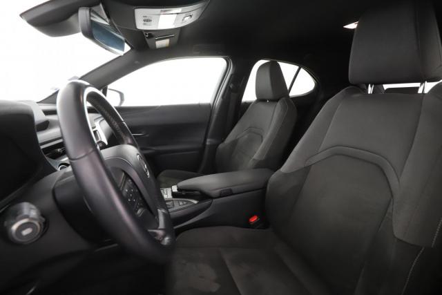 Lexus Ux image 7