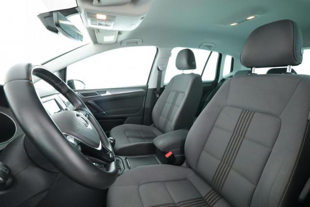 Volkswagen Golf Sportsvan image 2