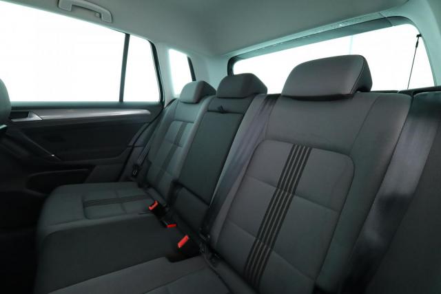 Volkswagen Golf Sportsvan image 8