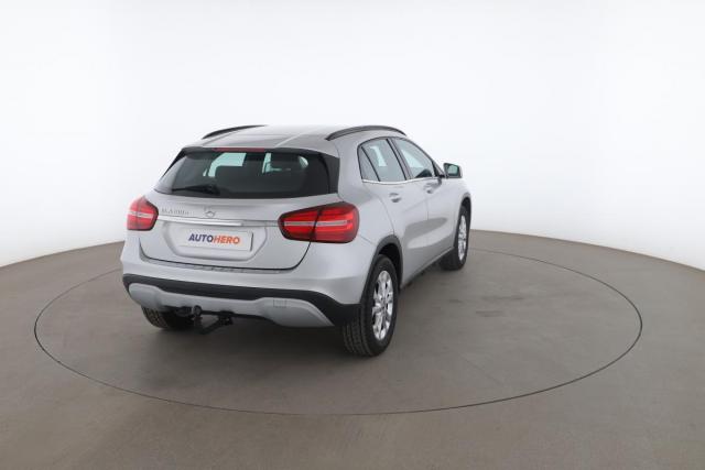 Mercedes Benz Gla image 2