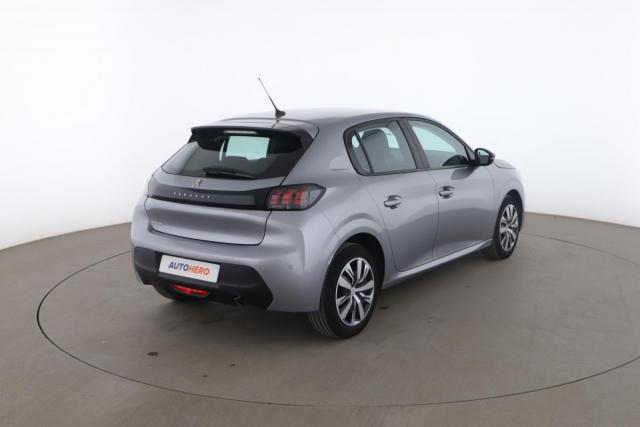 Peugeot 208 image 9