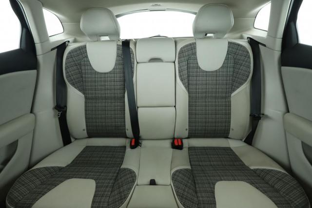 Volvo V40 image 6