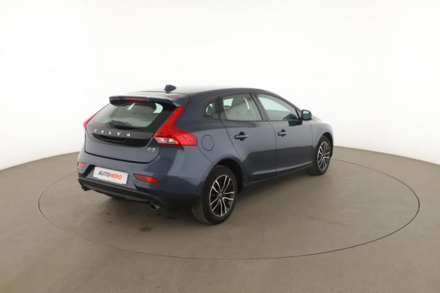 Volvo V40 image 2