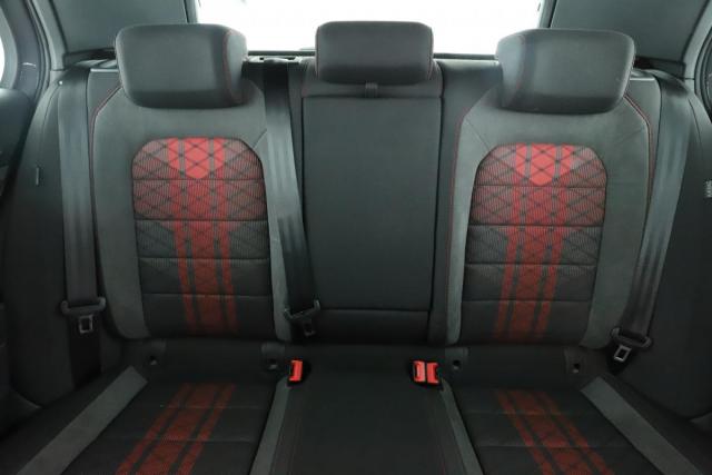 Volkswagen Golf image 8