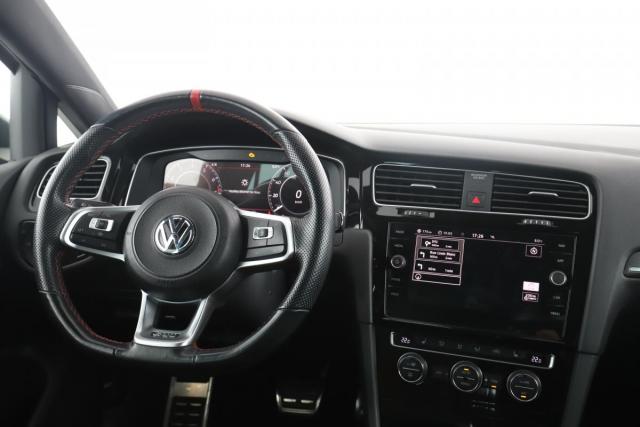 Volkswagen Golf image 5