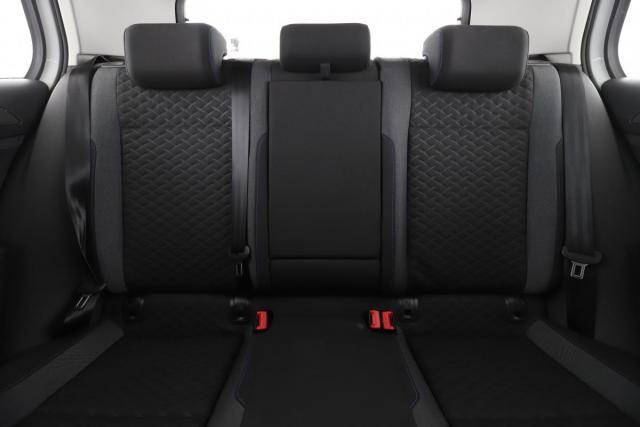 Volkswagen Golf image 8