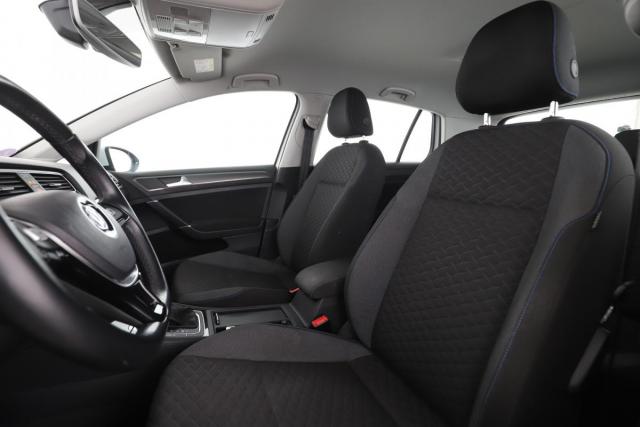 Volkswagen Golf image 6