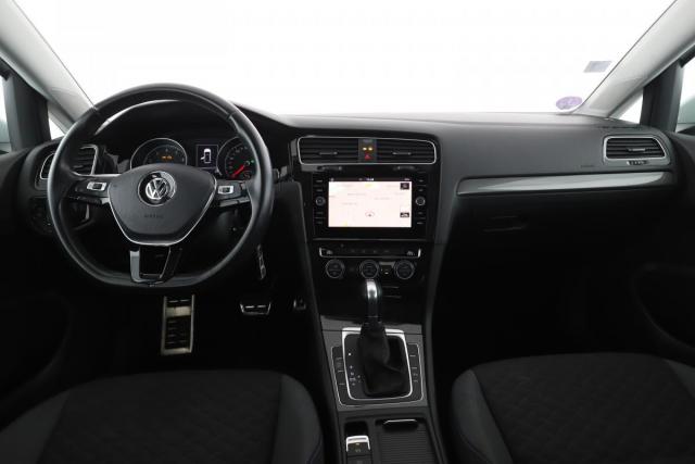 Volkswagen Golf image 4