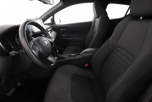 Toyota C-Hr image 1