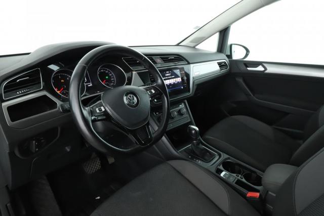 Volkswagen Touran image 1