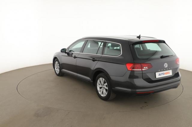 Volkswagen Passat Sw image 9