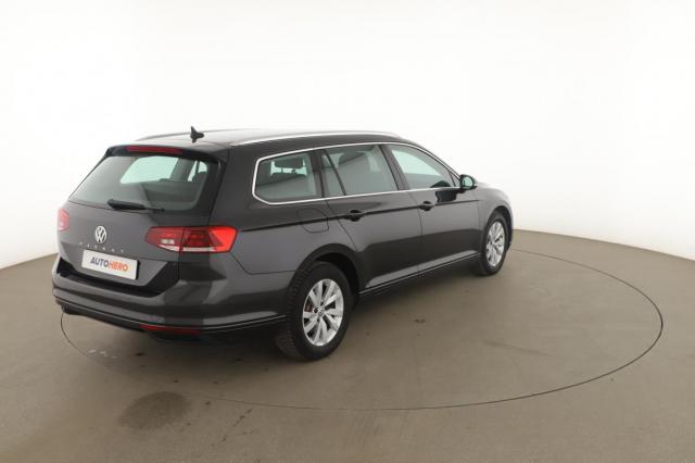 Volkswagen Passat Sw image 8